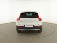 Usado Volvo XC40 Momentum 150 CV (110 kW) 2018 Blanco SUV