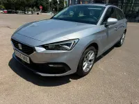 Usado Seat Leon FR 150 CV (110 kW) 2023 Gris / plata Familiar