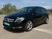 Usado Mercedes B180 122 CV (89 kW) 2012 Negro Utilitario