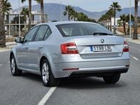 Usado Skoda Octavia Ambition 115 CV (84 kW) 2019 Gris / plata Berlina