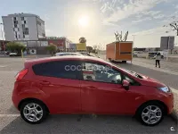 Usado Ford Fiesta Trend 82 CV (60 kW) 2013 Rojo Berlina