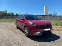 Begagnad Kia Niro 141 HK (103 kW) 2017 Röd SUV