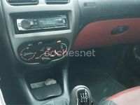 Usado Peugeot 206 110 CV (80 kW) 2002 Negro Descapotable