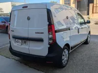 Usado Dacia Dokker Essentiel 107 CV (78 kW) 2021 Blanco Monovolumen