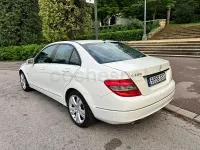 Usado Mercedes C200 136 CV (100 kW) 2010 Blanco Berlina