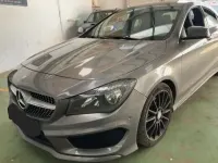 Usado Mercedes CLA220 AMG line 170 CV (125 kW) 2014 Gris / plata Berlina