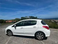 Usado Peugeot 308 Active 92 CV (67 kW) 2013 Blanco Berlina