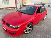 Usado Seat Leon Sport 180 CV (132 kW) 2002 Rojo Utilitario