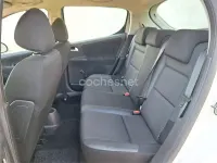Usado Peugeot 207 70 CV (51 kW) 2011 Blanco Berlina