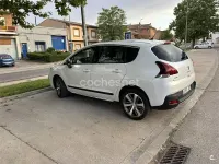 Usado Peugeot 3008 Allure 120 CV (88 kW) 2014 Blanco Familiar