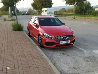 Usado Mercedes A180 122 CV (89 kW) 2018 Rojo Berlina