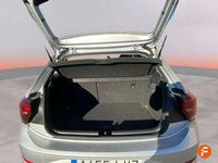 Usado VW Polo Life 95 HP (69 kW) 2022 Cinzento Citadino