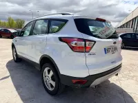 Usado Ford Kuga Trend 150 CV (110 kW) 2018 Blanco SUV