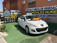 Usado Peugeot 207 CC Roland Garros 112 CV (82 kW) 2011 Blanco Descapotable