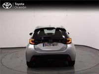 Usado Toyota Yaris Hybrid Active 116 CV (85 kW) 2025 Gris / plata Utilitario
