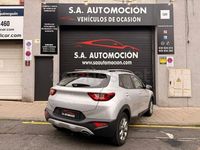 Usado Kia Stonic 84 CV (61 kW) 2023 Gris / plata SUV