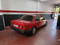 Usado Ford Sierra 123 CV (90 kW) 1989 Rojo Berlina