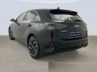 Usado Kia Ceed Edition 7 100 CV (73 kW) 2025 Negro Utilitario