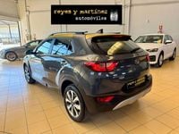 Usado Kia Stonic 101 CV (74 kW) 2021 Gris SUV