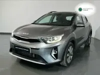 Usado Kia Stonic 100 CV (73 kW) 2025 Gris SUV