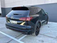Usado VW Touareg R 340 CV (250 kW) 2021 Negro SUV