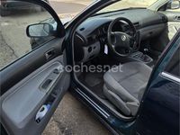 Usado VW Passat Advance 130 CV (95 kW) 2002 Verde Familiar