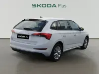 Usado Skoda Scala Active 110 CV (80 kW) 2022 Blanco Utilitario