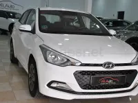 Usado Hyundai i20 84 CV (61 kW) 2017 Blanco Berlina