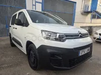 Usado Citroën Berlingo Feel 102 CV (75 kW) 2021 Blanco Monovolumen