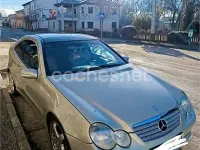 Usado Mercedes C220 143 CV (105 kW) 2004 Beige Berlina