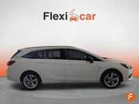 Usado Opel Astra Business 130 CV (95 kW) 2021 Blanco Familiar