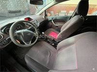 Usado Ford Fiesta Trend 68 CV (50 kW) 2010 Granate Utilitario