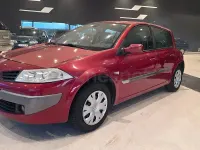 Usado Renault Mégane Authentique 105 CV (77 kW) 2008 Granate Berlina