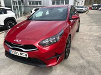Usado Kia Ceed 100 CV (73 kW) 2025 Granate Utilitario