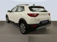 Usado Kia Stonic 101 CV (74 kW) 2025 Blanco SUV