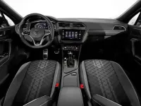 Usado VW Tiguan R-line 204 CV (150 kW) 2025 Plateado SUV