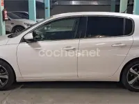 Usado Peugeot 308 Allure 110 CV (80 kW) 2015 Blanco Berlina
