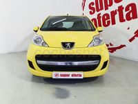 Usado Peugeot 107 68 CV (50 kW) 2010 Amarillo Utilitario