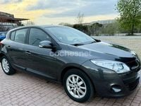 Usado Renault Mégane Authentique 100 CV (73 kW) 2011 Gris / plata Berlina