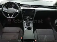 Usado VW Passat Executive 150 CV (110 kW) 2022 Blanco Familiar