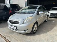 Usado Toyota Yaris Sol 90 CV (66 kW) 2008 Gris / plata Utilitario