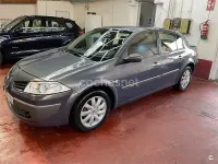 Usado Renault Mégane Dynamique 110 CV (80 kW) 2007 Gris / plata Berlina