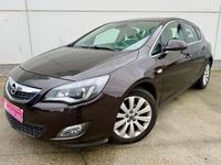 Usado Opel Astra 140 CV (102 kW) 2012 Marrón Berlina