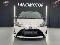 Usado Toyota Yaris Hybrid 100 CV (73 kW) 2020 Blanco Berlina