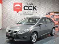 Usado Ford Focus 115 CV (84 kW) 2014 Gris / plata Berlina