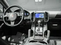 Käytetty Porsche Cayenne 245 HP (180 kW) 2012 Harmaa Katumaasturi