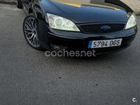 Usado Ford Mondeo Futura 115 CV (84 kW) 2004 Negro Berlina