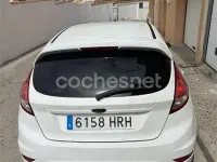 Usado Ford Fiesta Trend 75 CV (55 kW) 2013 Blanco Berlina