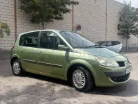 Usado Renault Scénic Dynamique 105 CV (77 kW) 2007 Verde Monovolumen