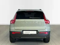 Usado Volvo XC40 Plus 163 CV (119 kW) 2025 Verde SUV